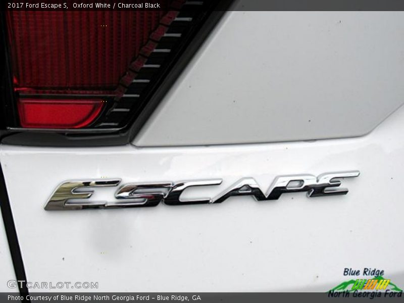 Oxford White / Charcoal Black 2017 Ford Escape S