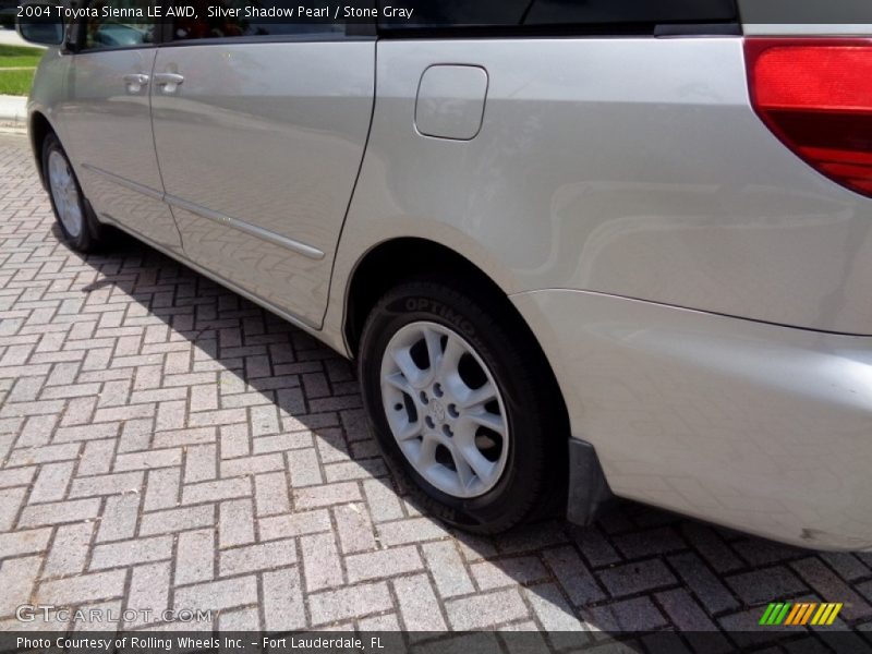 Silver Shadow Pearl / Stone Gray 2004 Toyota Sienna LE AWD