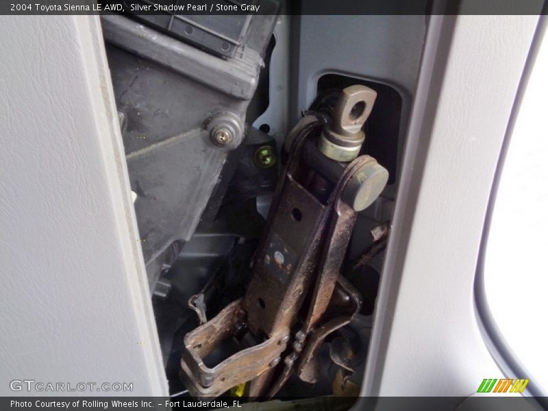 Silver Shadow Pearl / Stone Gray 2004 Toyota Sienna LE AWD
