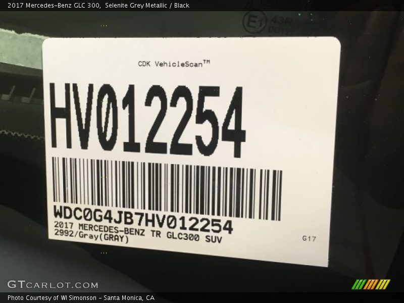 Selenite Grey Metallic / Black 2017 Mercedes-Benz GLC 300
