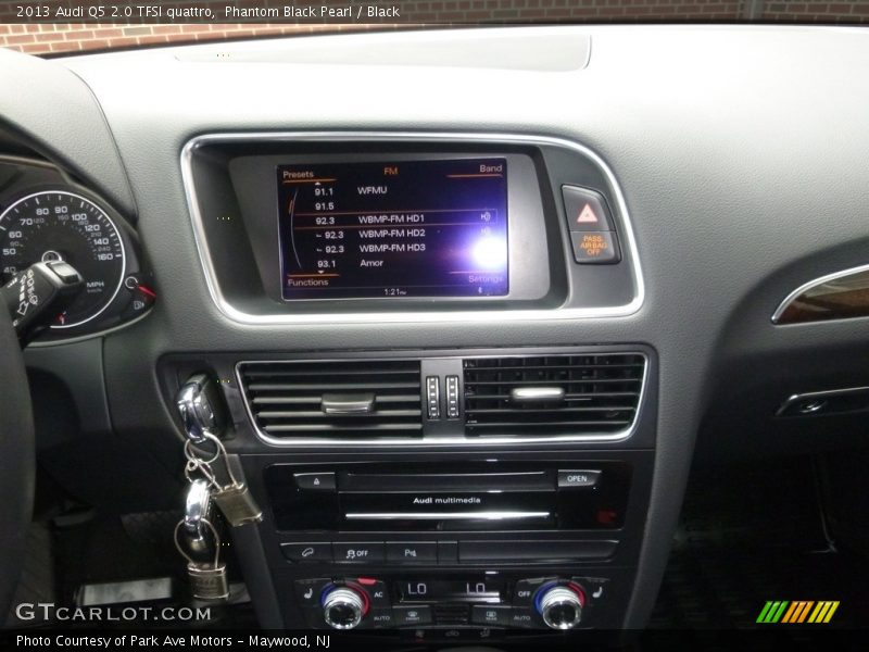 Phantom Black Pearl / Black 2013 Audi Q5 2.0 TFSI quattro