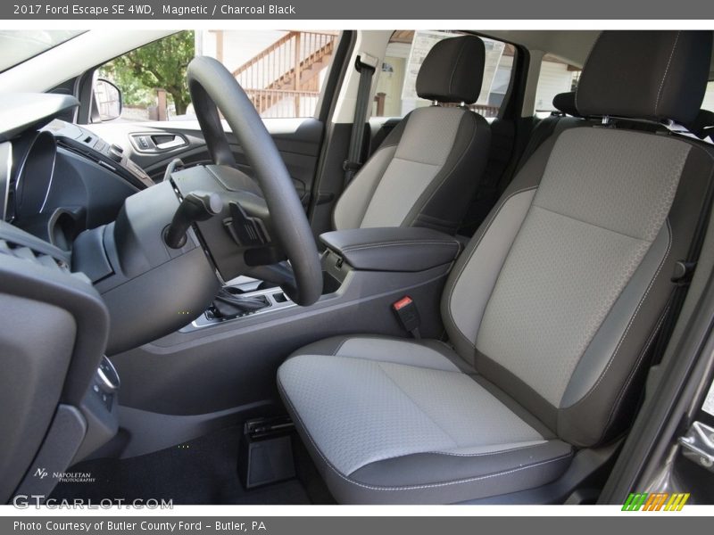 Magnetic / Charcoal Black 2017 Ford Escape SE 4WD