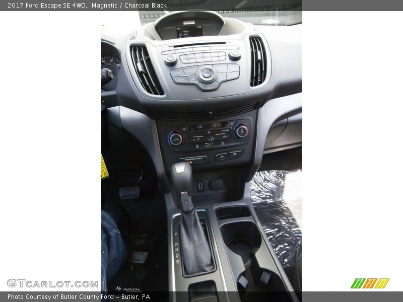 Magnetic / Charcoal Black 2017 Ford Escape SE 4WD