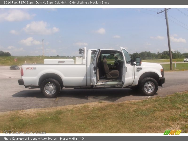 Oxford White / Medium Stone 2010 Ford F250 Super Duty XL SuperCab 4x4