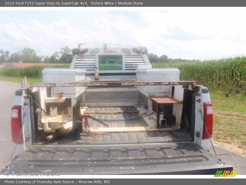 Oxford White / Medium Stone 2010 Ford F250 Super Duty XL SuperCab 4x4