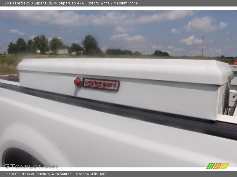 Oxford White / Medium Stone 2010 Ford F250 Super Duty XL SuperCab 4x4
