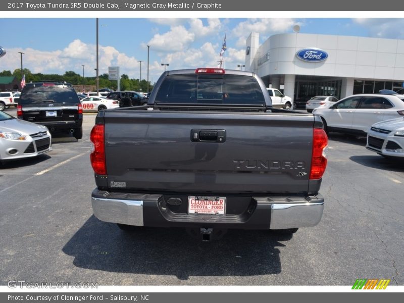 Magnetic Gray Metallic / Graphite 2017 Toyota Tundra SR5 Double Cab