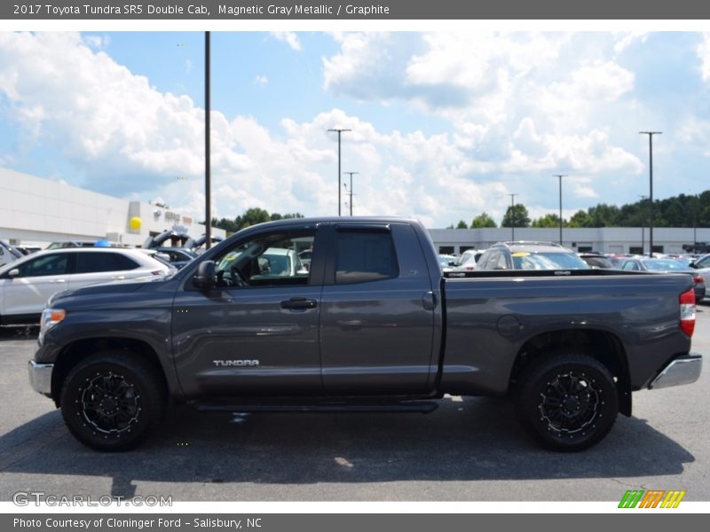 Magnetic Gray Metallic / Graphite 2017 Toyota Tundra SR5 Double Cab