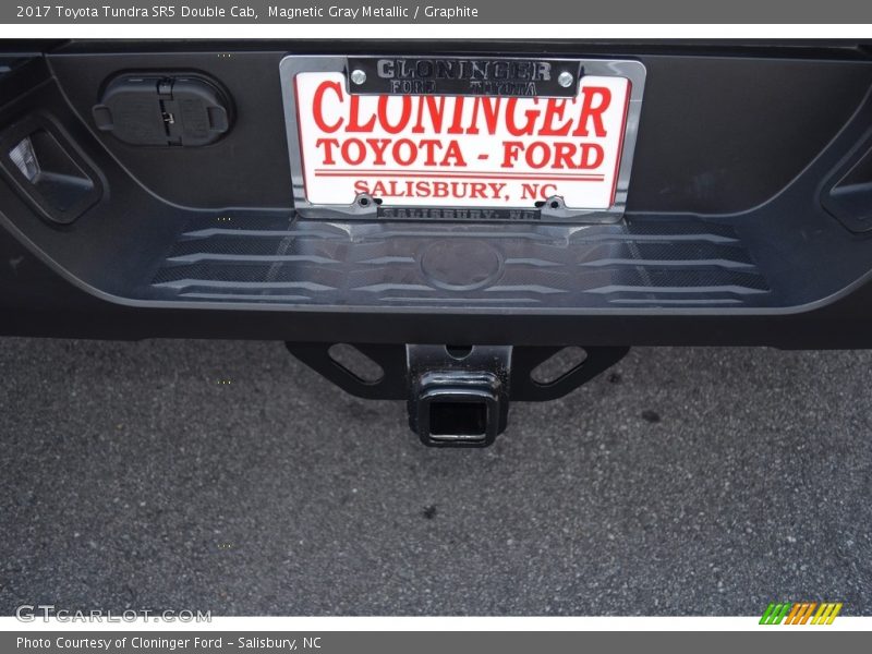 Magnetic Gray Metallic / Graphite 2017 Toyota Tundra SR5 Double Cab