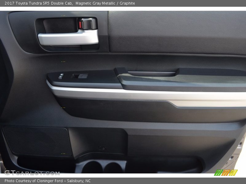 Magnetic Gray Metallic / Graphite 2017 Toyota Tundra SR5 Double Cab