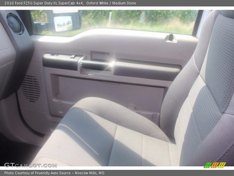Oxford White / Medium Stone 2010 Ford F250 Super Duty XL SuperCab 4x4