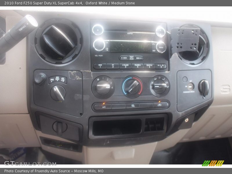 Oxford White / Medium Stone 2010 Ford F250 Super Duty XL SuperCab 4x4