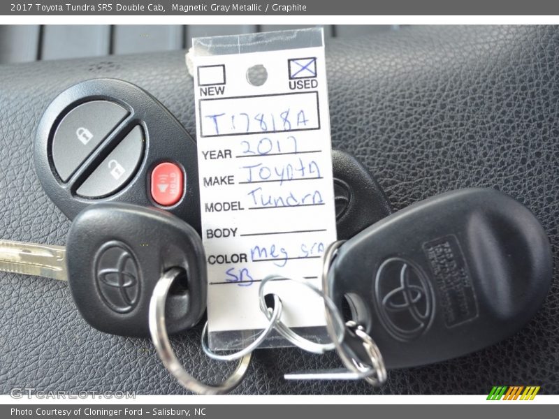 Magnetic Gray Metallic / Graphite 2017 Toyota Tundra SR5 Double Cab