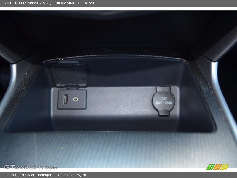 Brilliant Silver / Charcoal 2015 Nissan Altima 2.5 SL