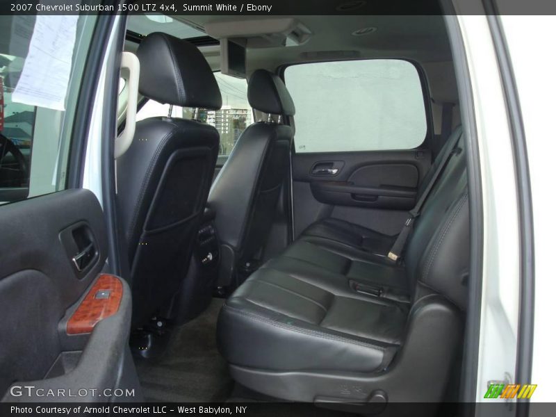 Summit White / Ebony 2007 Chevrolet Suburban 1500 LTZ 4x4