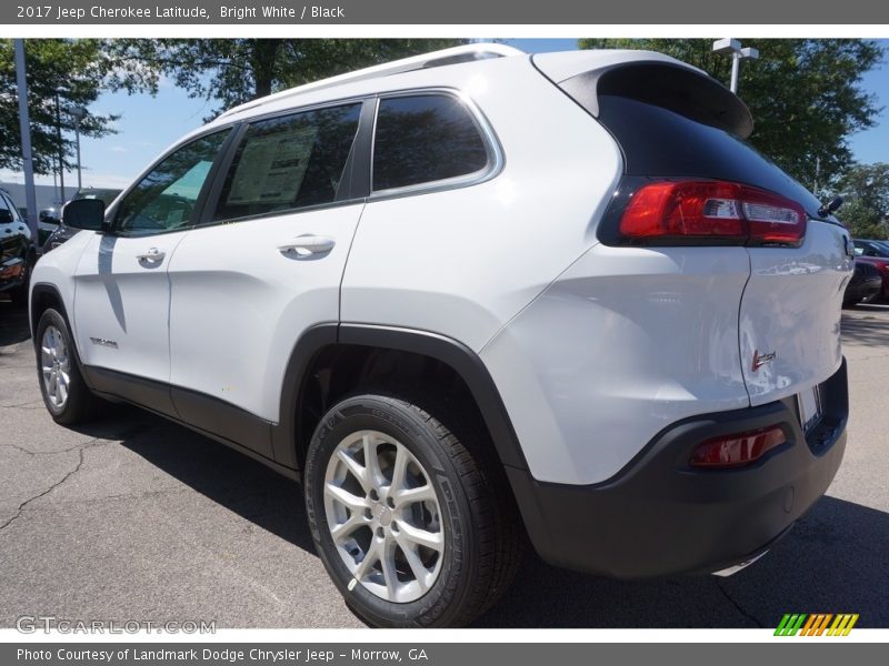 Bright White / Black 2017 Jeep Cherokee Latitude