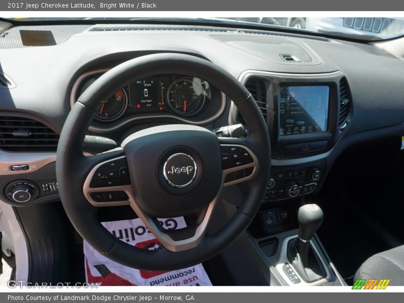 Bright White / Black 2017 Jeep Cherokee Latitude