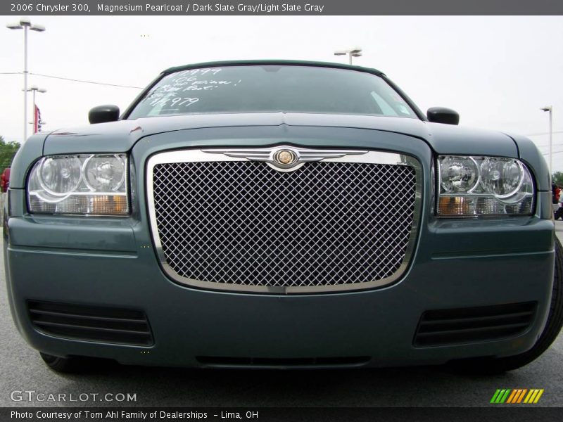 Magnesium Pearlcoat / Dark Slate Gray/Light Slate Gray 2006 Chrysler 300
