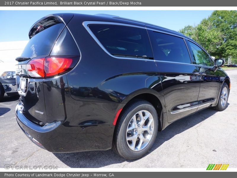 Brilliant Black Crystal Pearl / Black/Deep Mocha 2017 Chrysler Pacifica Limited