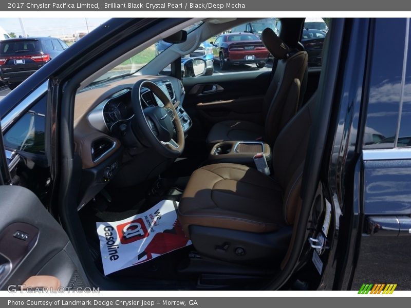 Brilliant Black Crystal Pearl / Black/Deep Mocha 2017 Chrysler Pacifica Limited