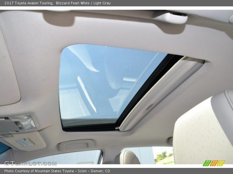 Blizzard Pearl White / Light Gray 2017 Toyota Avalon Touring