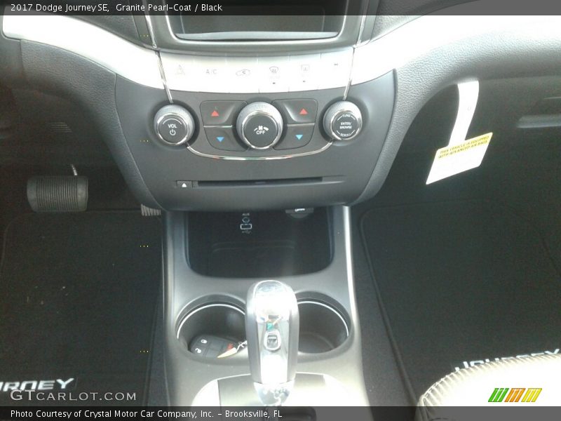 Granite Pearl-Coat / Black 2017 Dodge Journey SE