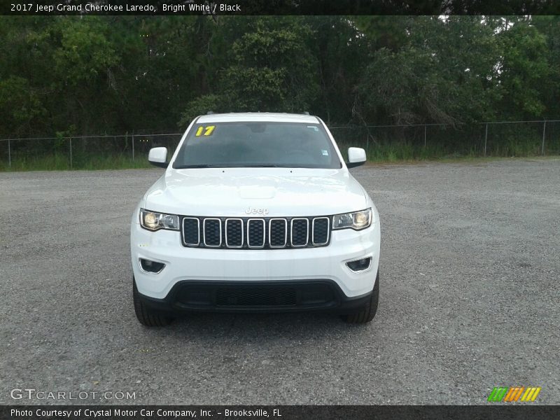 Bright White / Black 2017 Jeep Grand Cherokee Laredo