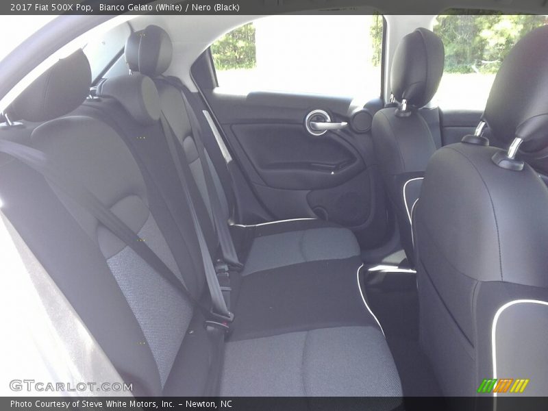 Bianco Gelato (White) / Nero (Black) 2017 Fiat 500X Pop
