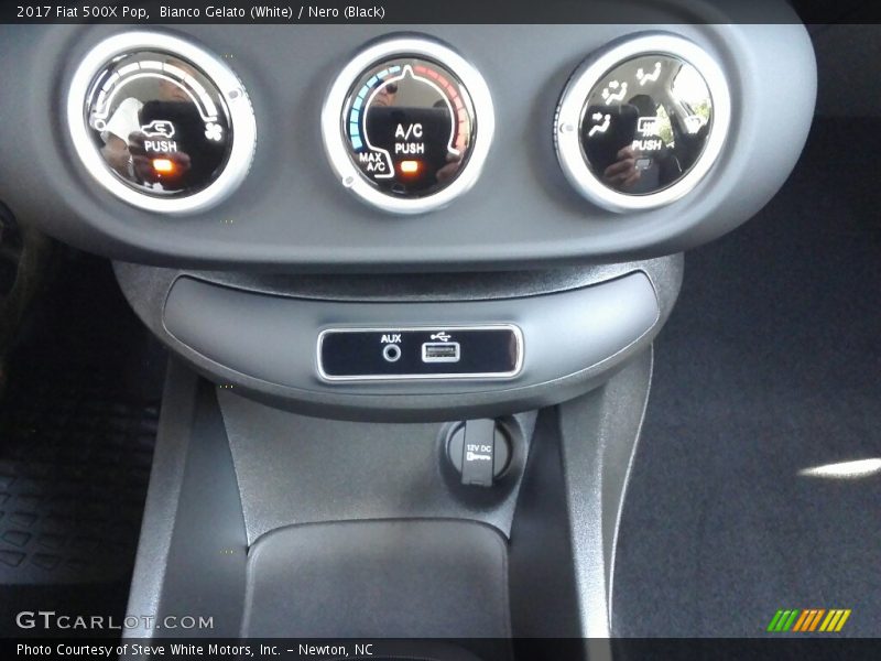 Bianco Gelato (White) / Nero (Black) 2017 Fiat 500X Pop