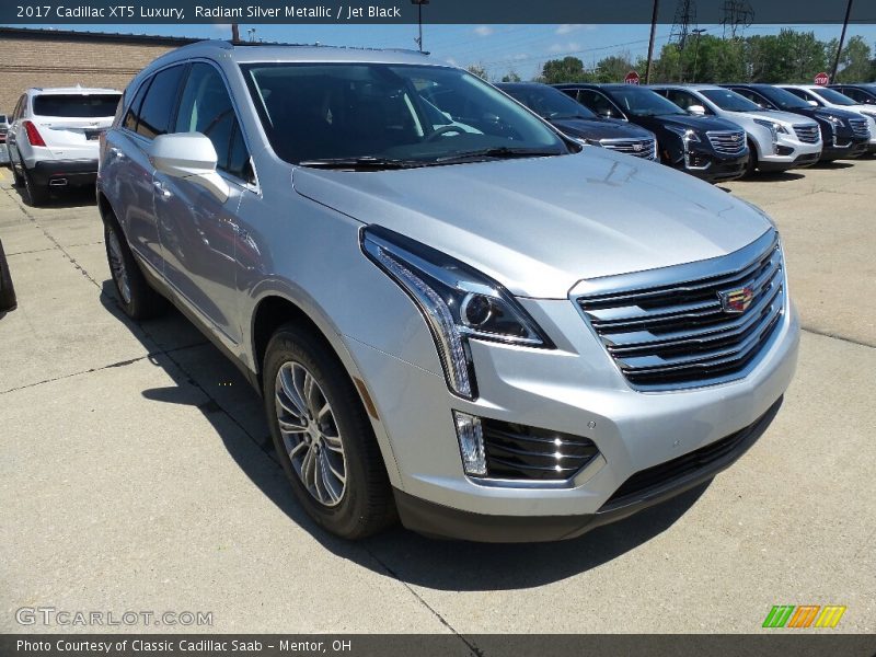 Radiant Silver Metallic / Jet Black 2017 Cadillac XT5 Luxury