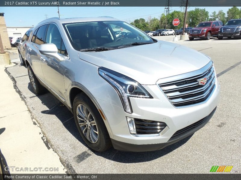 Radiant Silver Metallic / Jet Black 2017 Cadillac XT5 Luxury AWD