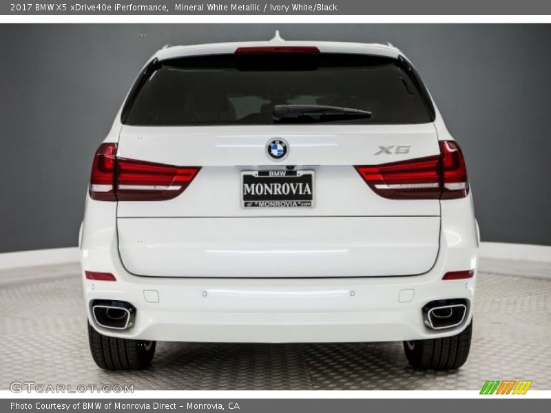 Mineral White Metallic / Ivory White/Black 2017 BMW X5 xDrive40e iPerformance