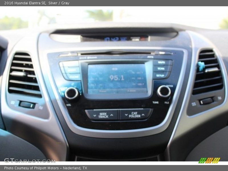 Silver / Gray 2016 Hyundai Elantra SE