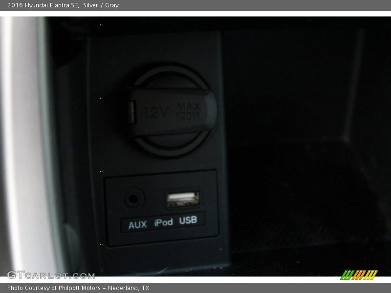 Silver / Gray 2016 Hyundai Elantra SE