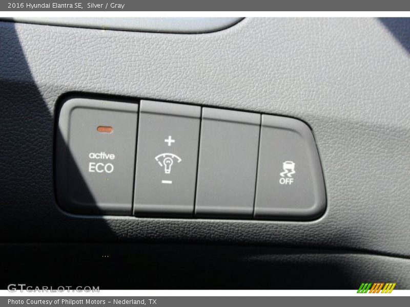 Silver / Gray 2016 Hyundai Elantra SE