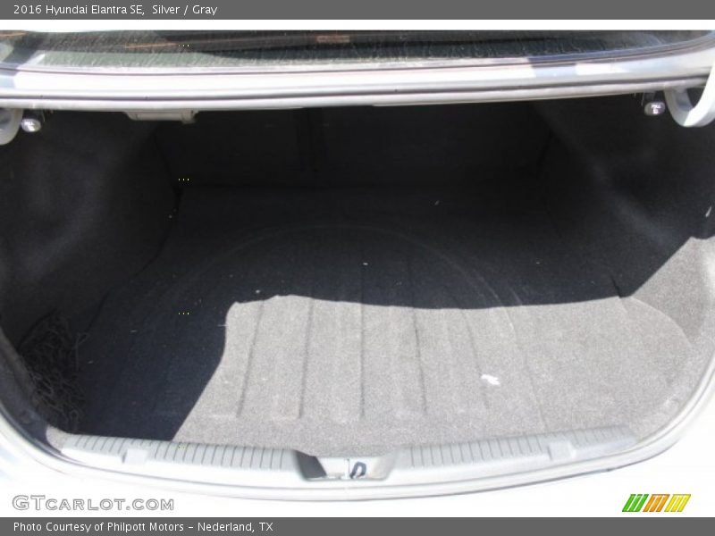 Silver / Gray 2016 Hyundai Elantra SE