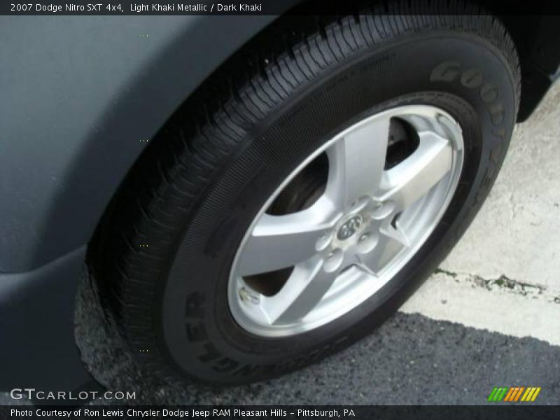 Light Khaki Metallic / Dark Khaki 2007 Dodge Nitro SXT 4x4