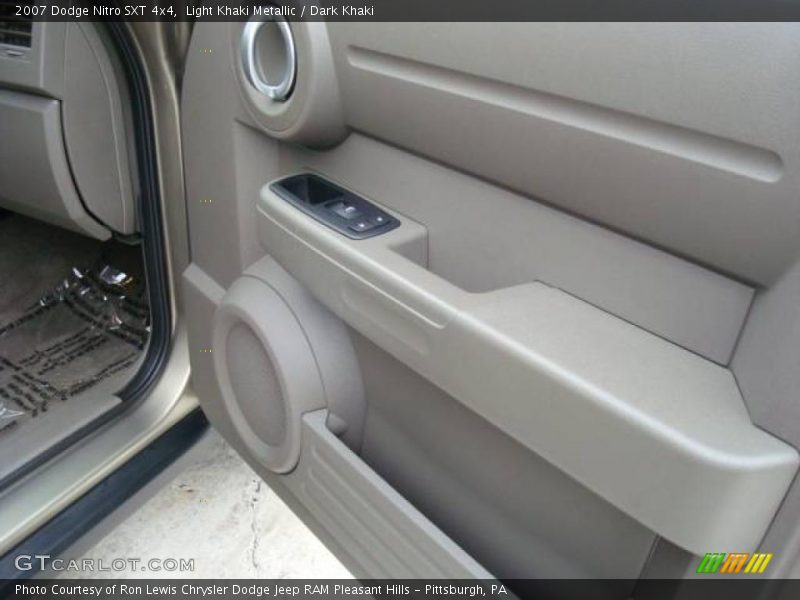 Light Khaki Metallic / Dark Khaki 2007 Dodge Nitro SXT 4x4