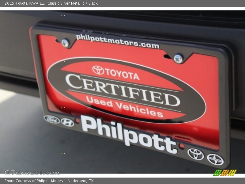 Classic Silver Metallic / Black 2015 Toyota RAV4 LE