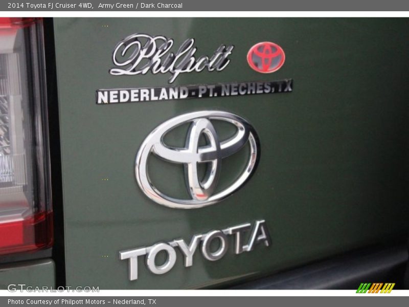 Army Green / Dark Charcoal 2014 Toyota FJ Cruiser 4WD
