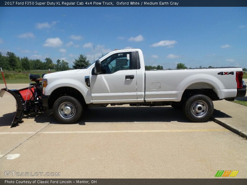Oxford White / Medium Earth Gray 2017 Ford F350 Super Duty XL Regular Cab 4x4 Plow Truck