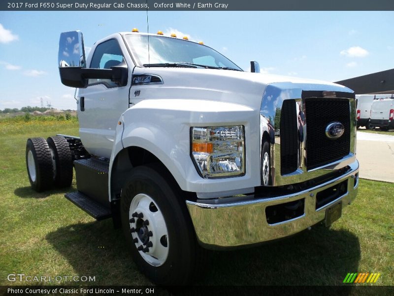 Oxford White / Earth Gray 2017 Ford F650 Super Duty Regular Cab Chassis