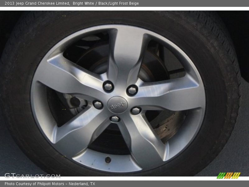 Bright White / Black/Light Frost Beige 2013 Jeep Grand Cherokee Limited