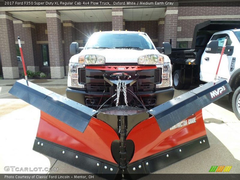 Oxford White / Medium Earth Gray 2017 Ford F350 Super Duty XL Regular Cab 4x4 Plow Truck