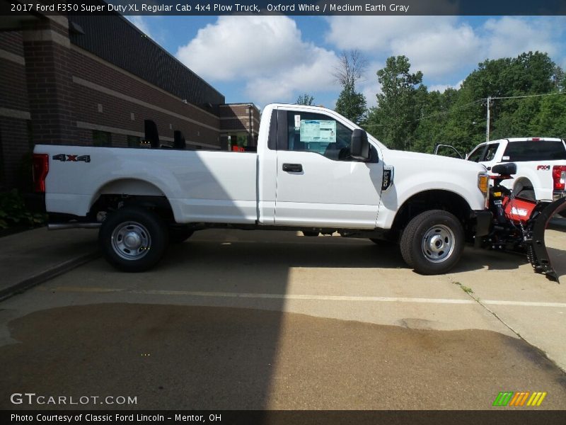 Oxford White / Medium Earth Gray 2017 Ford F350 Super Duty XL Regular Cab 4x4 Plow Truck