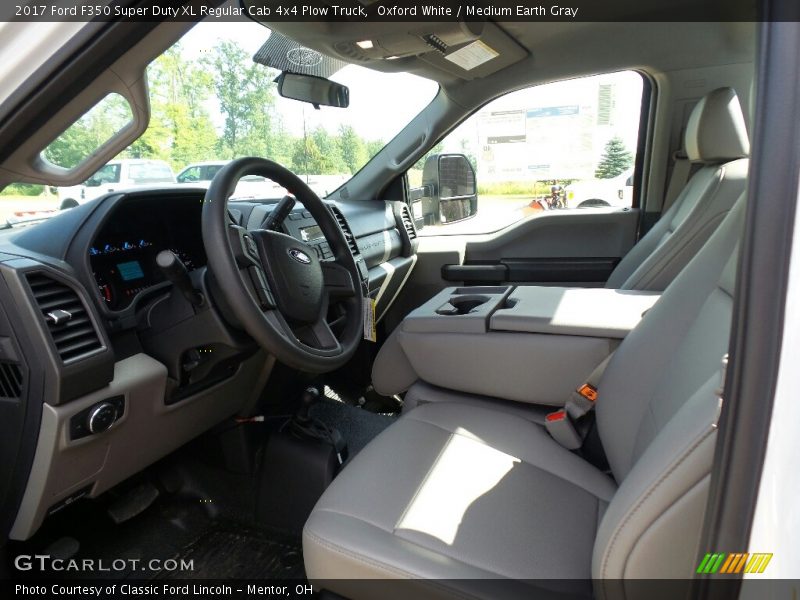 Oxford White / Medium Earth Gray 2017 Ford F350 Super Duty XL Regular Cab 4x4 Plow Truck