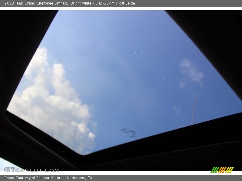 Bright White / Black/Light Frost Beige 2013 Jeep Grand Cherokee Limited