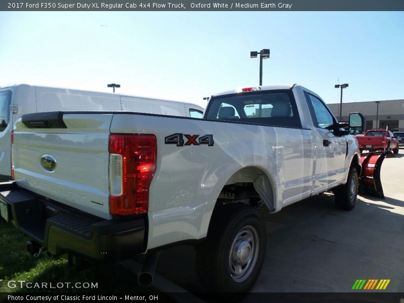 Oxford White / Medium Earth Gray 2017 Ford F350 Super Duty XL Regular Cab 4x4 Plow Truck