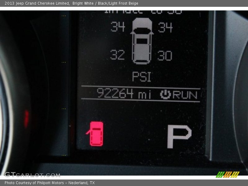 Bright White / Black/Light Frost Beige 2013 Jeep Grand Cherokee Limited