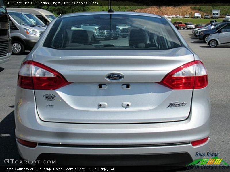 Ingot Silver / Charcoal Black 2017 Ford Fiesta SE Sedan